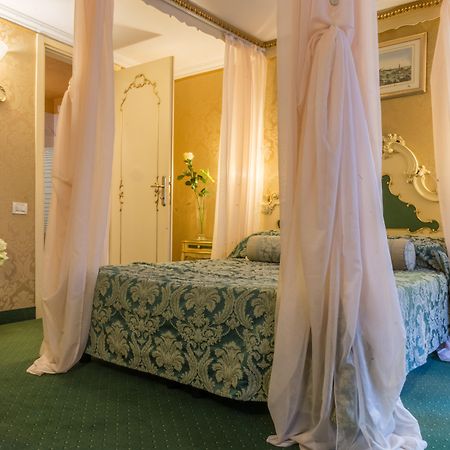 Hotel Becher Венеція Екстер'єр фото