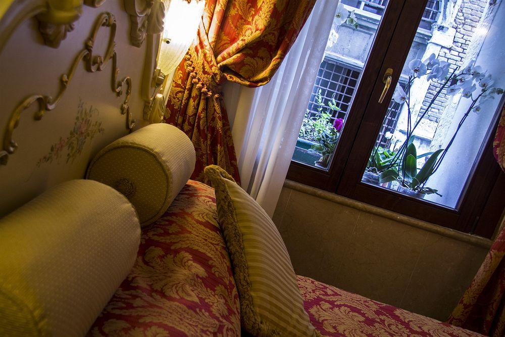 Hotel Becher Венеція Екстер'єр фото