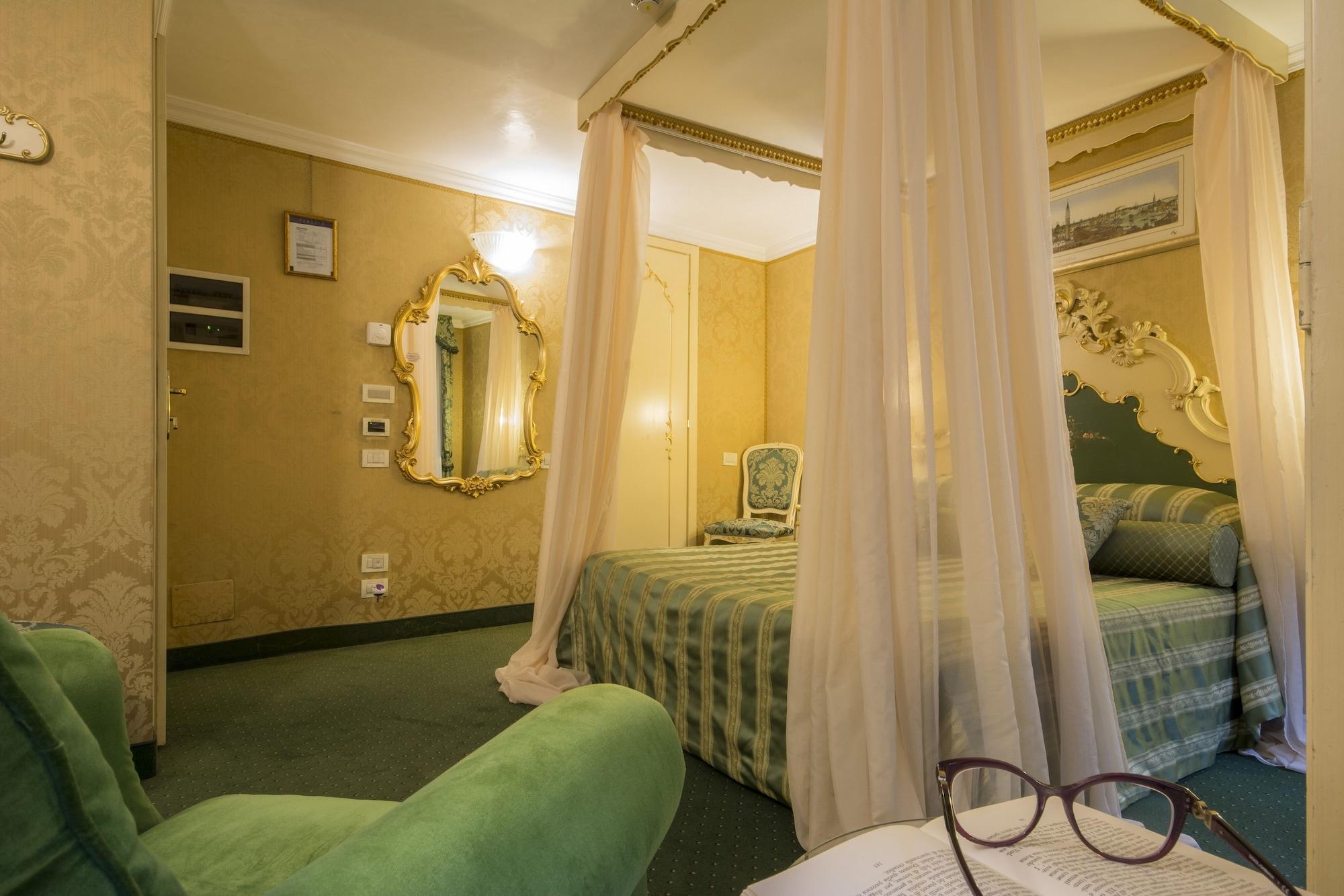 Hotel Becher Венеція Екстер'єр фото