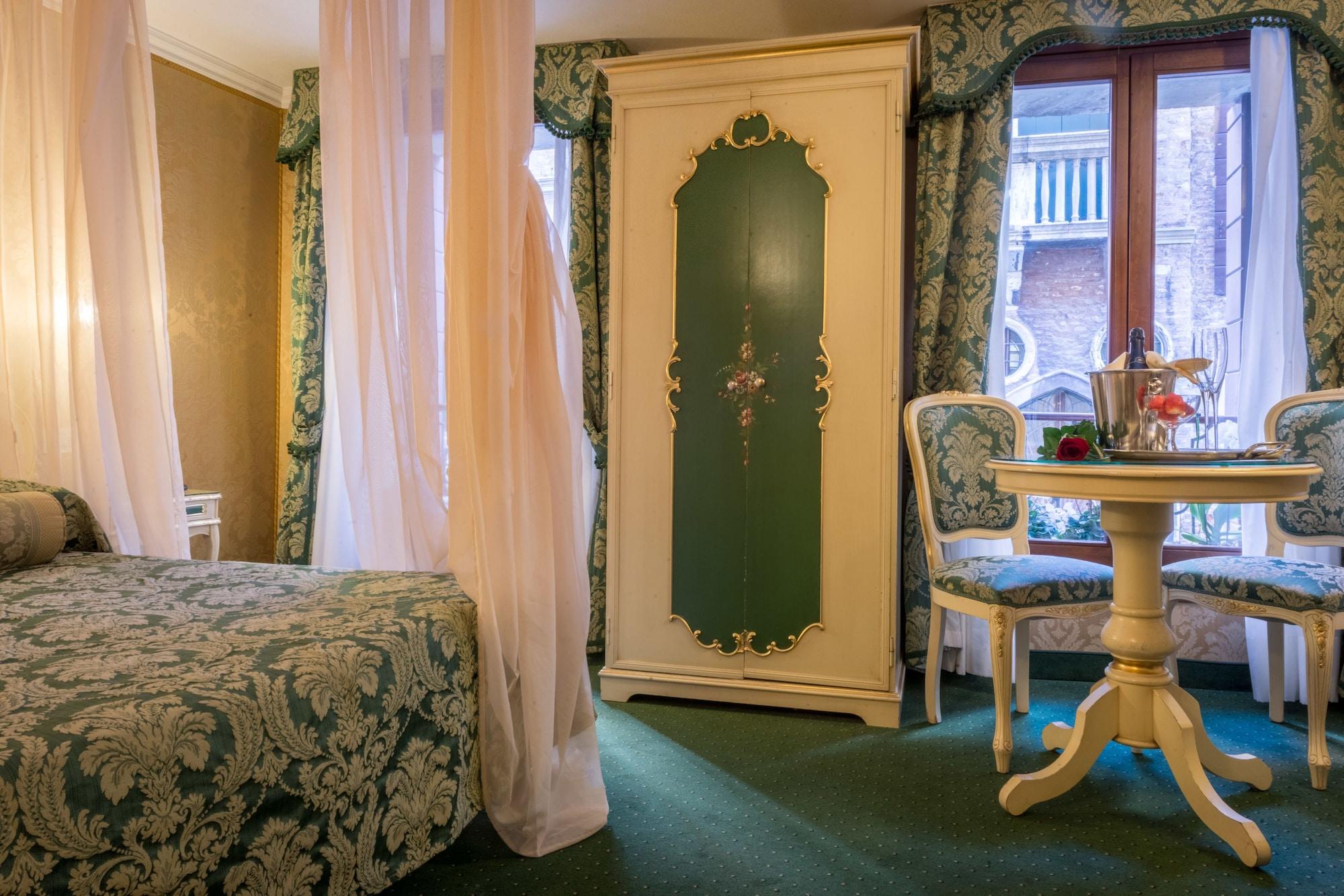 Hotel Becher Венеція Екстер'єр фото